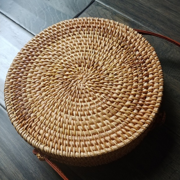 Round Rattan crossbody - Picture 3 of 7